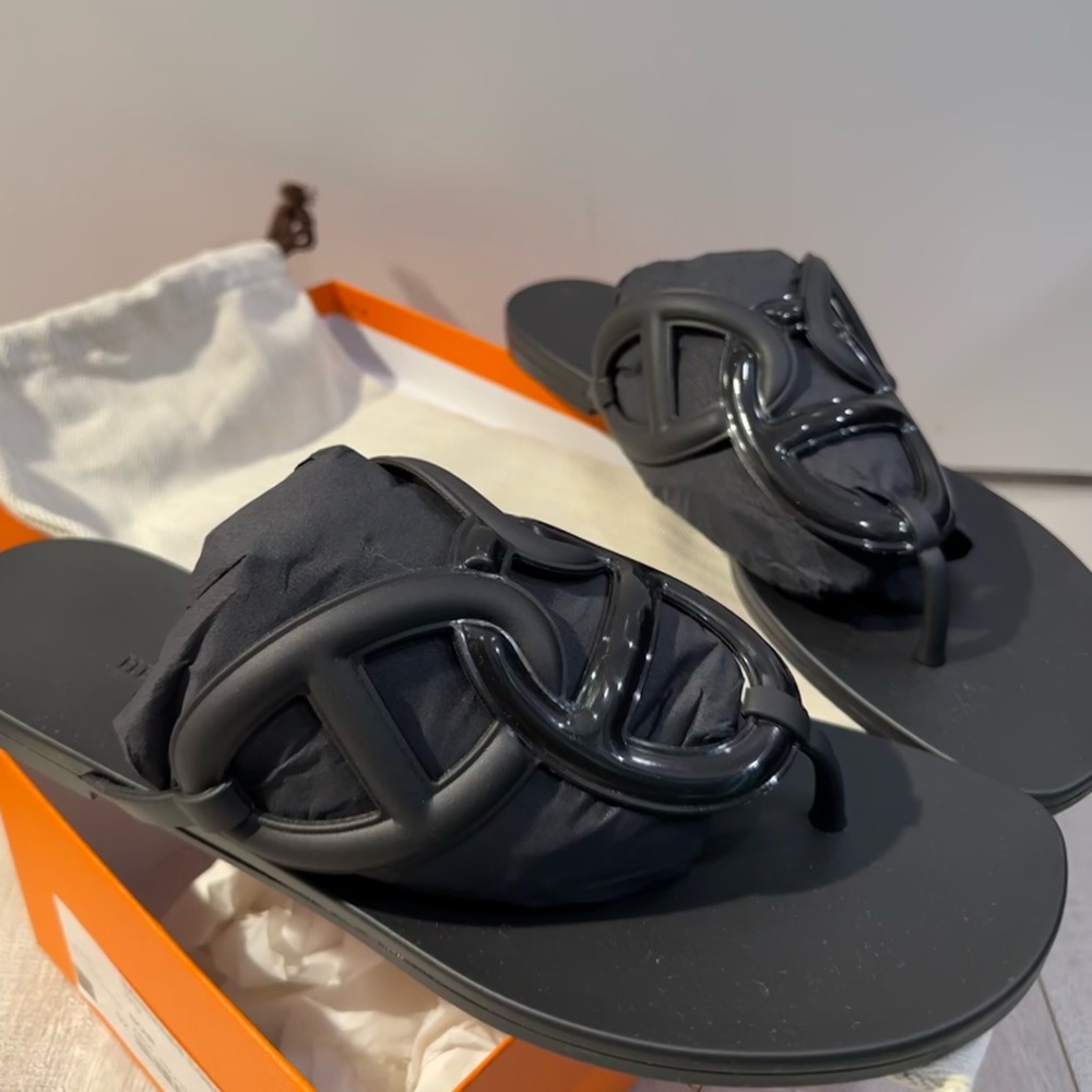 Hermes Egerie Sandal - Black (sz 40)